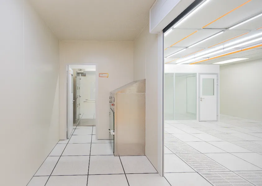 Cleanroom Wall System for Electronics and Semiconductors Manufacturing